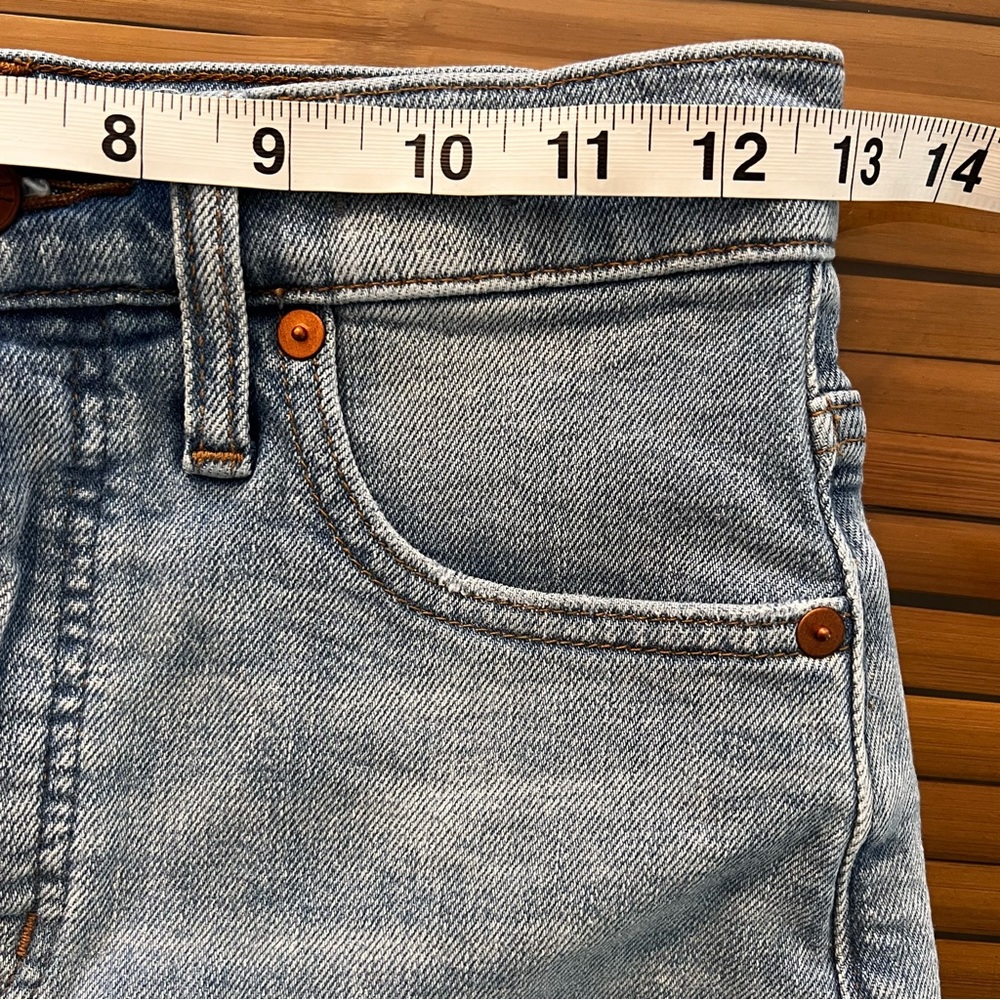 Madewell high rise denim shorts in Watt wash: Summerweight edition - Picture 8 of 12